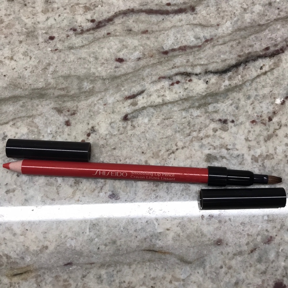 Shiseido Smoothing Lip Pencil Crayon